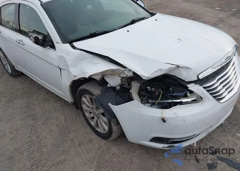 2014 Chrysler 200 Limited from USA, damaged, VIN 1C3CCBCG2EN192724